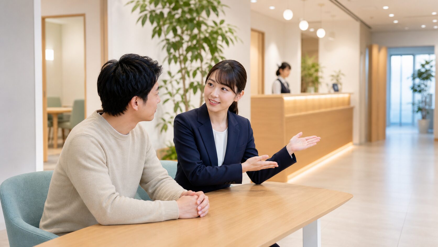 申込み前に進んでよいか、先に相談するかを担当者と確認するお客さんの説明画像